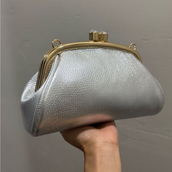 Silver Togo Cowhide Leather Handmade Kisslock Wristlet, Shoulder Bag, Crossbody - Picture 11 of 16